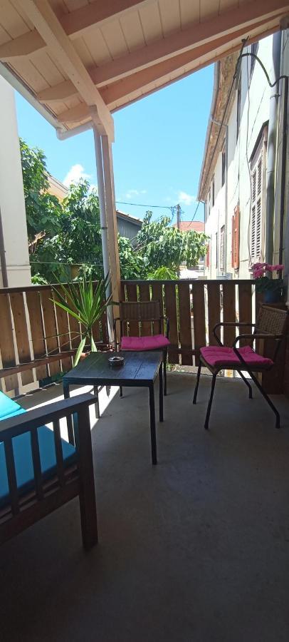 Kosta N'Tina Guest House Lefkada City ภายนอก รูปภาพ